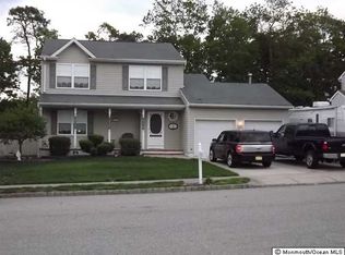 42 Brentwood Dr, Bayville, NJ