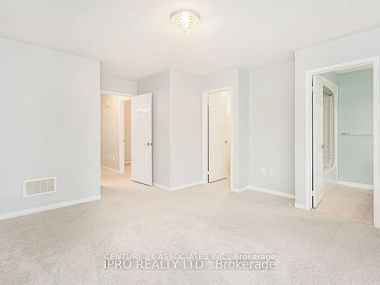 2410 Emerson Dr — Photo 15
