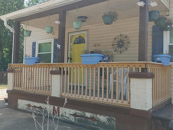 5th image of 1651 Olive St