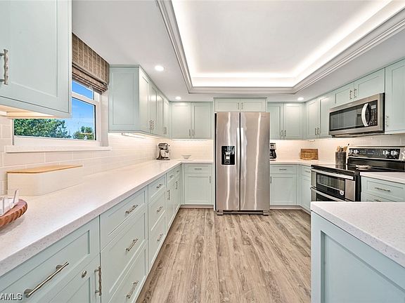 3rd image of 198 Southwinds Dr