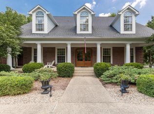 11905 Creel Lodge Dr, Anchorage, KY 40223