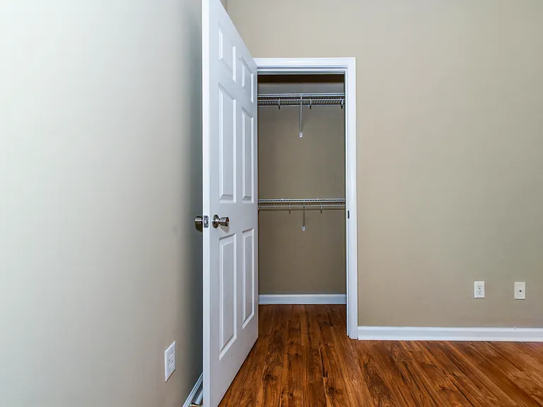 Silver Creek Apartments — Photo 8