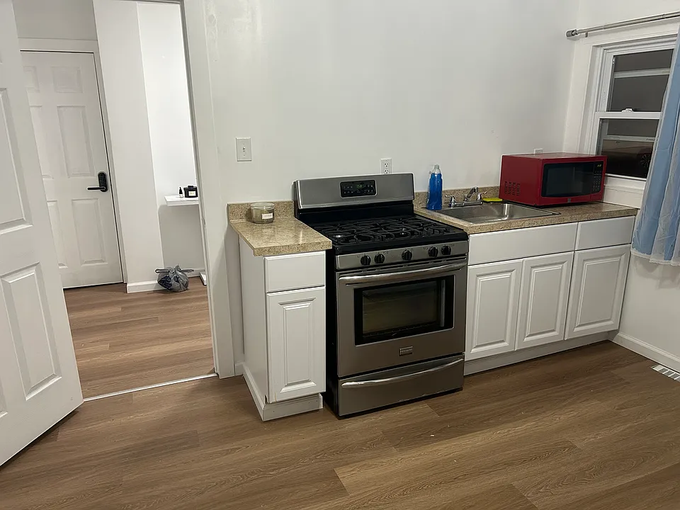 105-107 Storrs St #2
