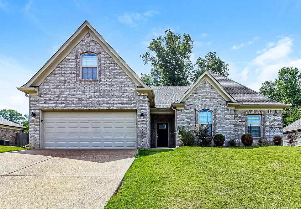 1303 Shetland Dr