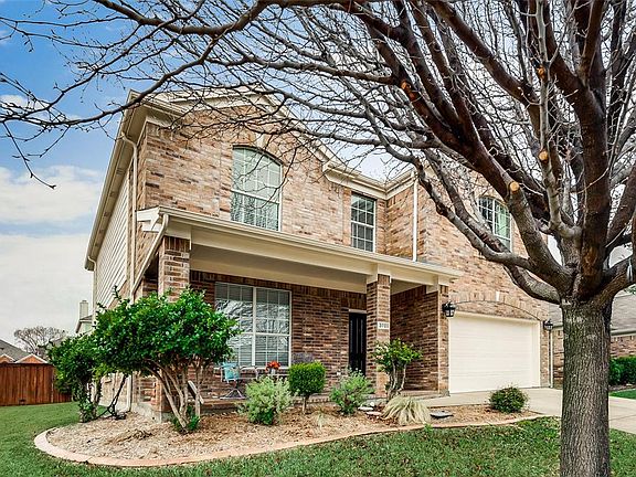 3rd image of 3701 Sunset Hills Dr
