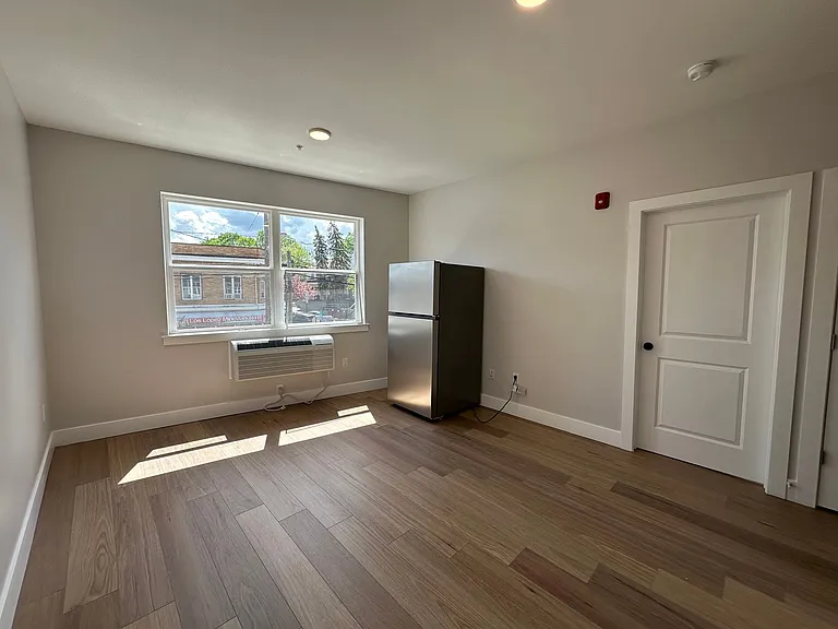 213 French St — Photo 10