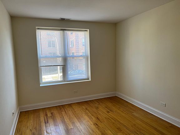 5th image of 5320 N Francisco Ave #1