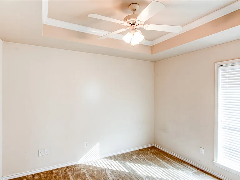 113 Karten Ln — Photo 19