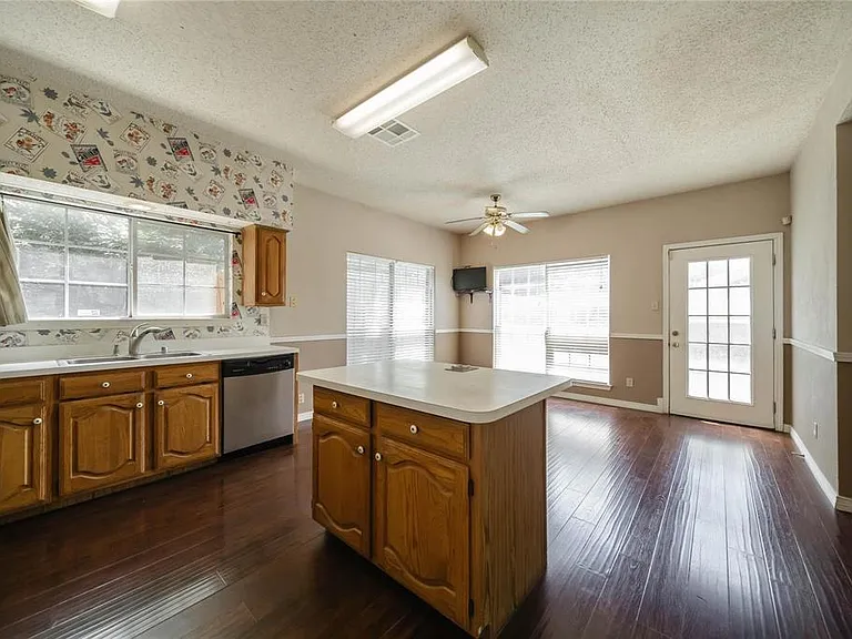 1804 Chattham Ct — Photo 25