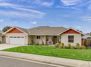 518 SW Leonard St, Grants Pass, OR 97526