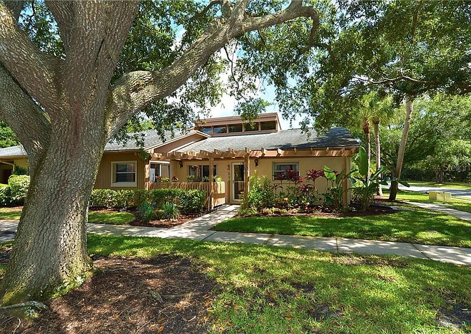 1st image of 10 Ashley Ln
