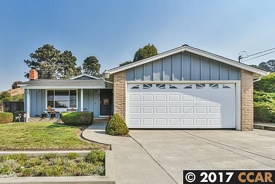 1st image of 2550 Shamrock Dr