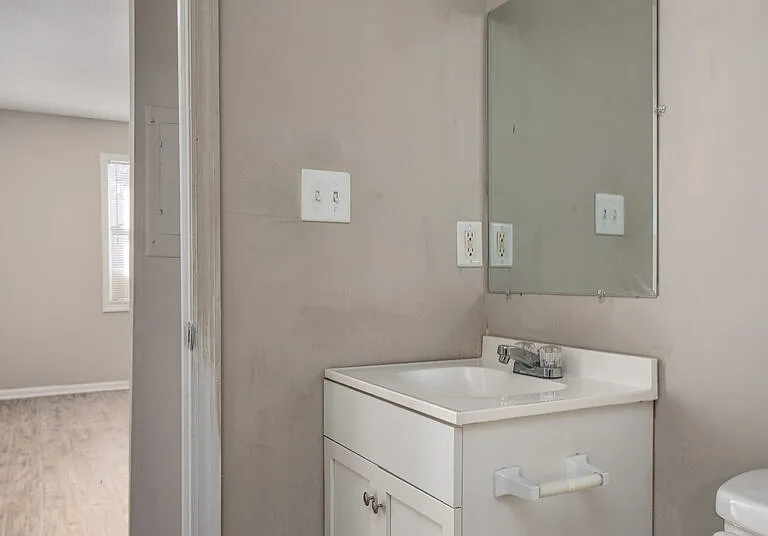 324 Lexington St #1 — Photo 11