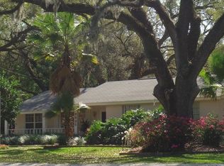 8835 Wire Rd, Zephyrhills, FL 33540