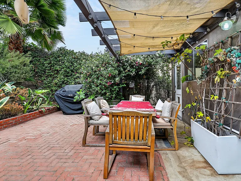 408 Kendall Ave — Photo 28