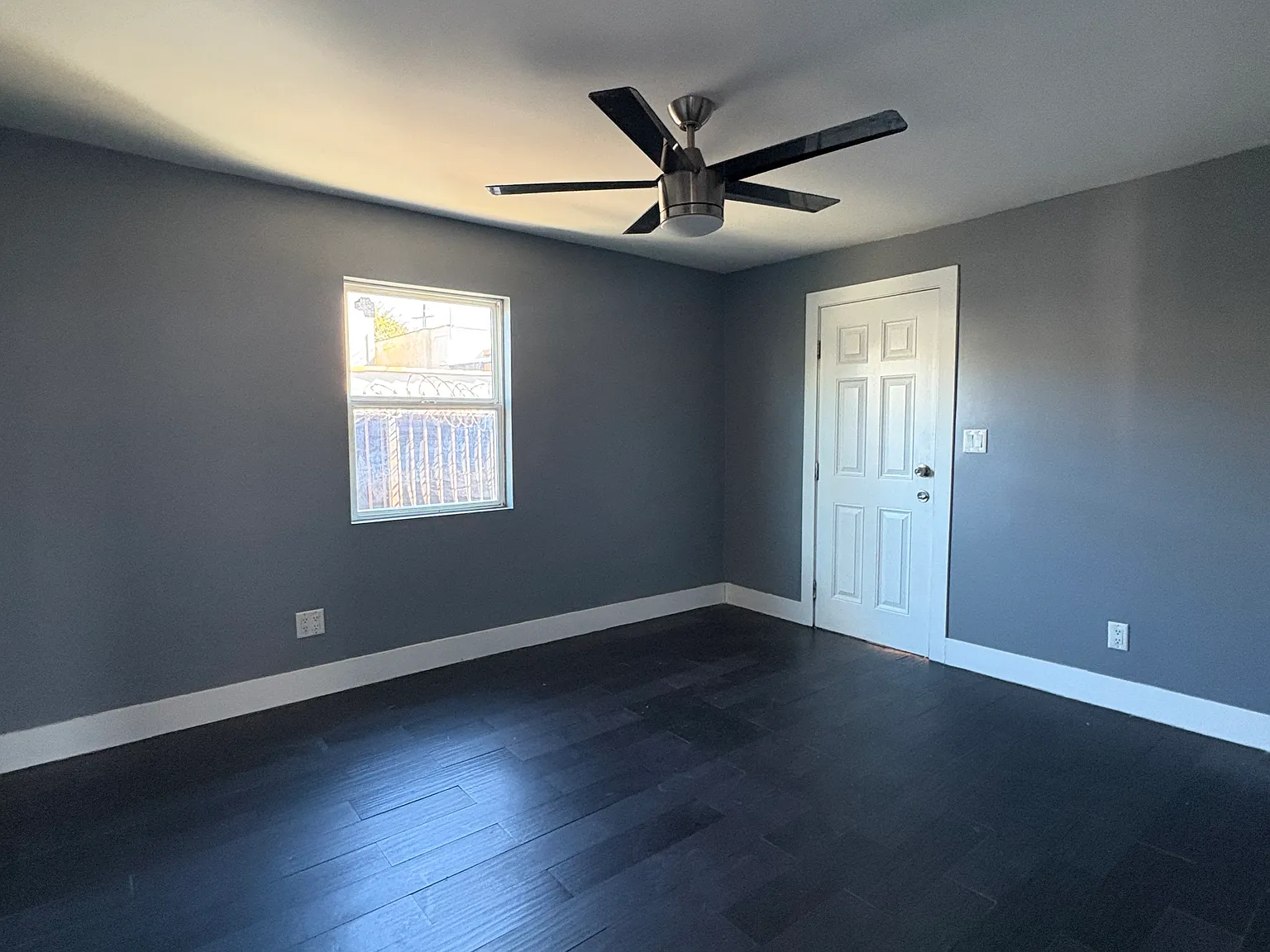 3 bed, $2,500 — Photo 2