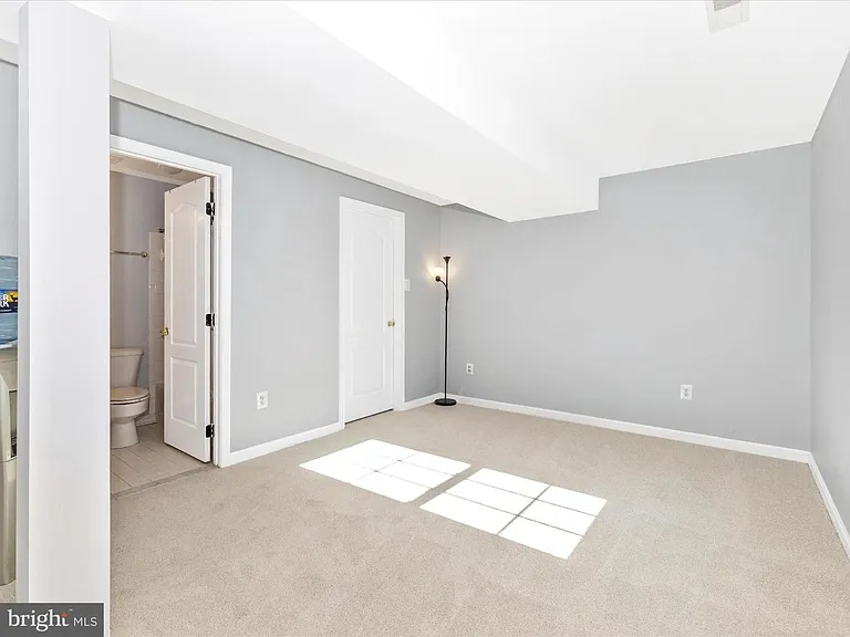 13681 Samhill Dr — Photo 6
