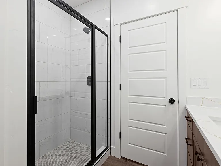 656 Jeanine Dr — Photo 63