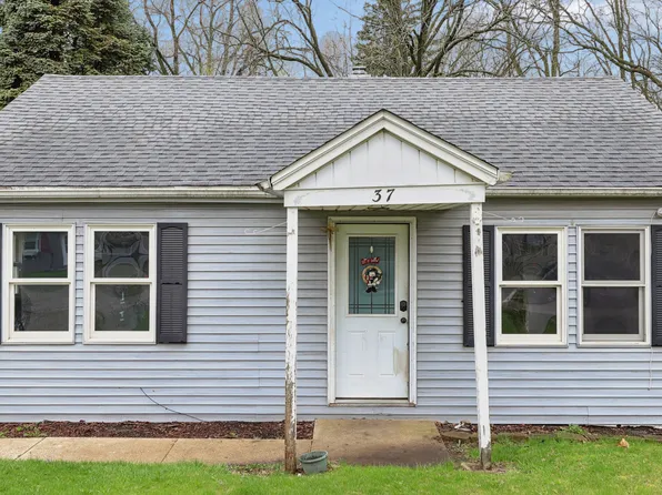 37 John St, Crystal Lake, IL 60014