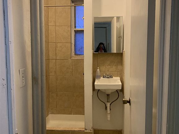 5th image of 91 Jordan Ave APT 11