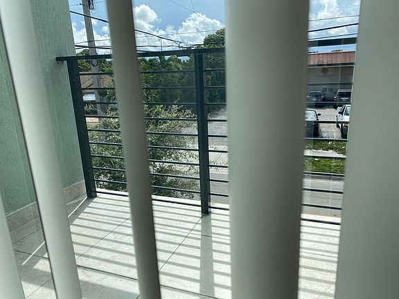 5th image of 710 E 9th St Floor 201