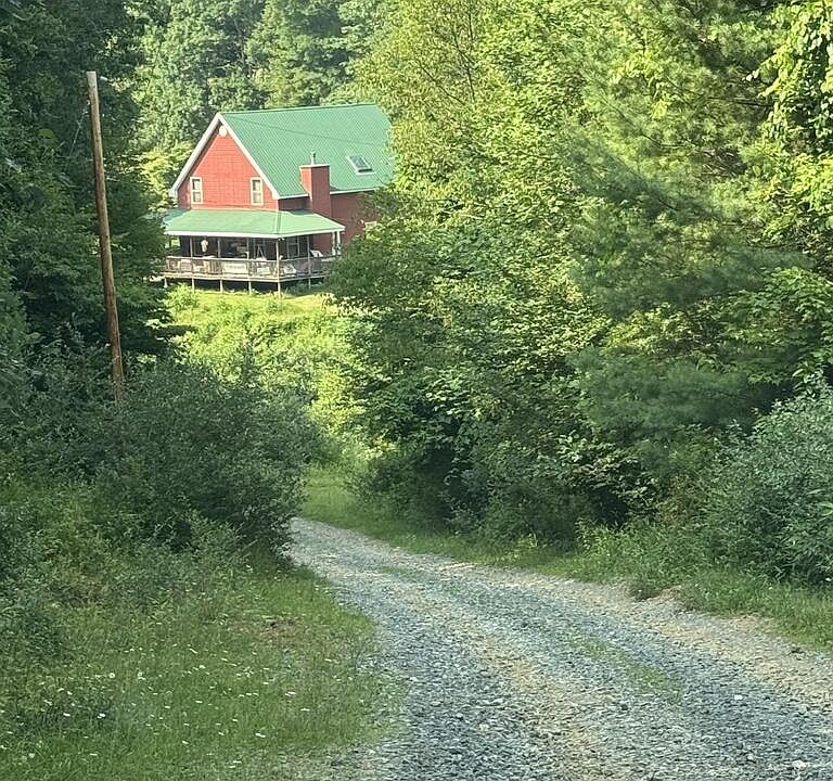 1st image of 370 Willow Br
