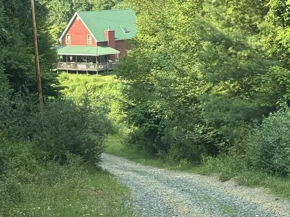 370 Willow Br, Shady Spring, WV 25918