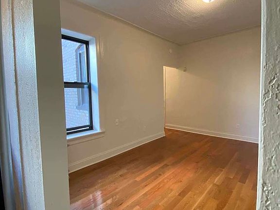 3rd image of 220 E 18th St #66