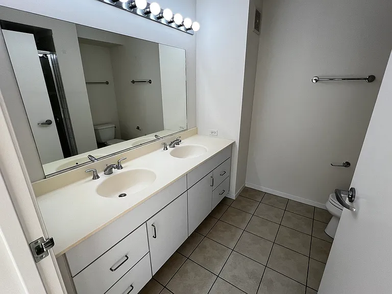 9655 Woods Dr #406 — Photo 17