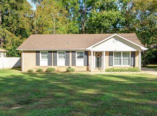 318 Clearbrook Rd, Matthews, NC 28105