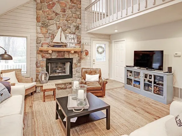 2219 Perry St, Holland, MI 49424