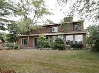 1110 Lakeside Dr S, Battle Creek, MI