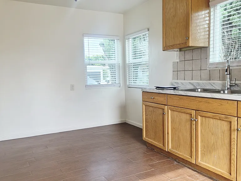 9943 Catawba Ave — Photo 5
