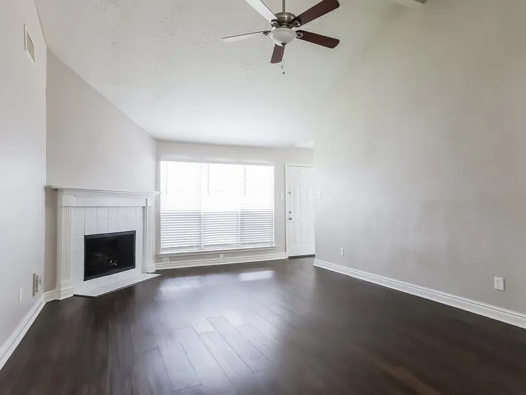 19411 Winding Branch Dr — Photo 3