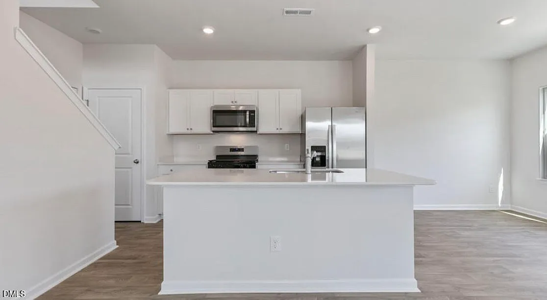 4 bed, 2.5 bath, 1658 sqft, $1,995 — Photo 4