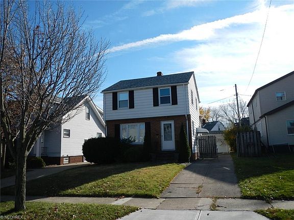 2nd image of 8019 Pinegrove Ave