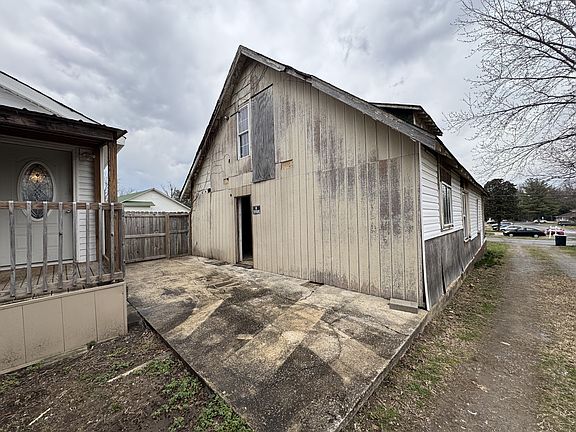 5th image of 323 Bell St #A-b