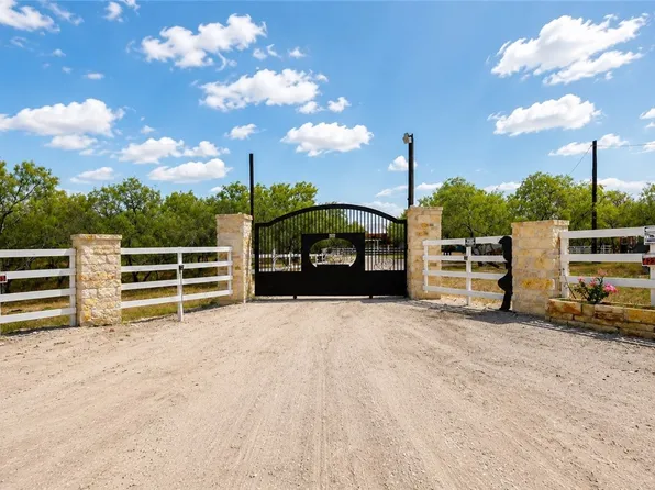 2325 E Highway 285, Falfurrias, TX 78355