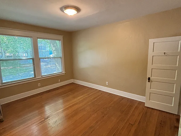 The Delmont — Photo 28