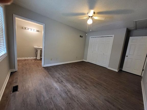 3rd image of 7035 Sand Wedge Cir NW