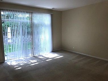 4th image of 2440 Oneida Ln