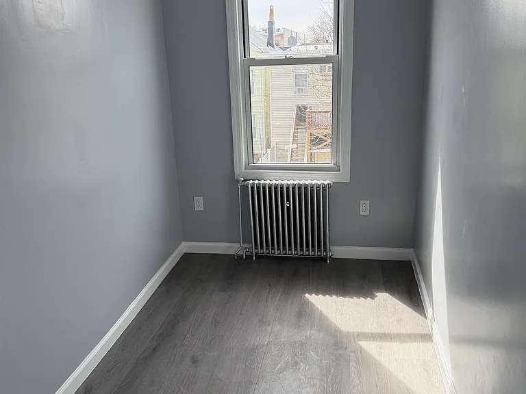 419 4th St #2 — Photo 17