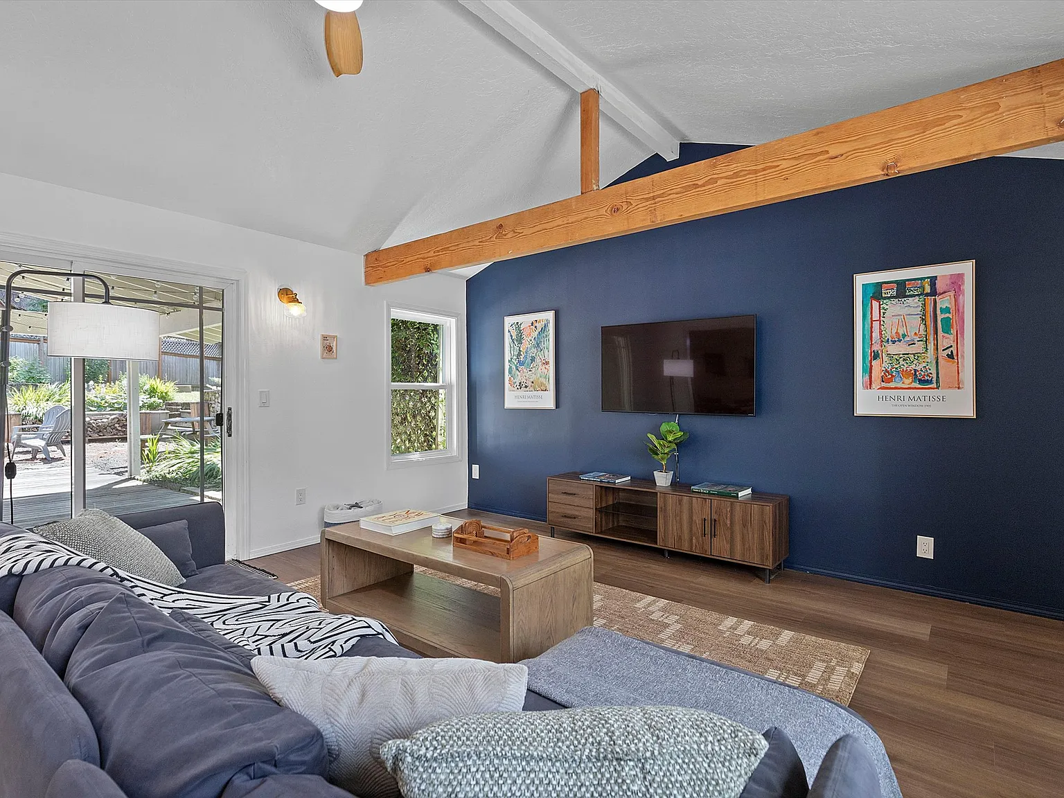 SW Oak Ct, Beaverton — Photo 1