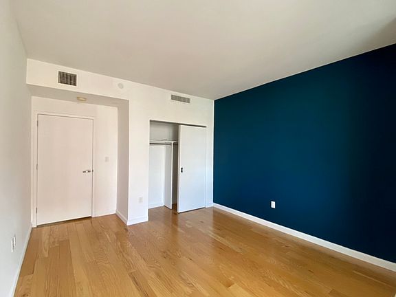 5th image of 50 Oceana Dr W #3H