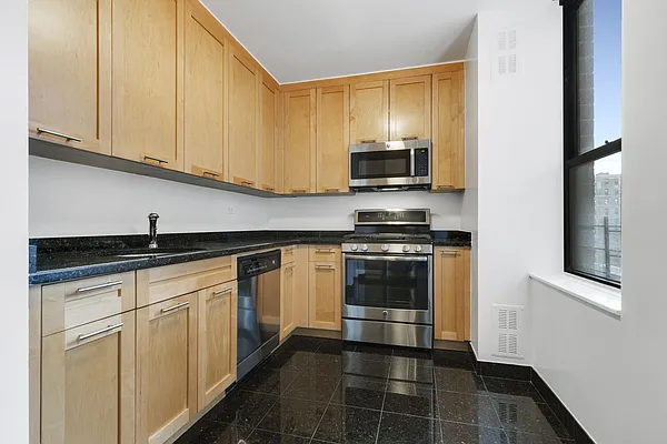 Rented by Cooper & Cooper Real Estate | media 12