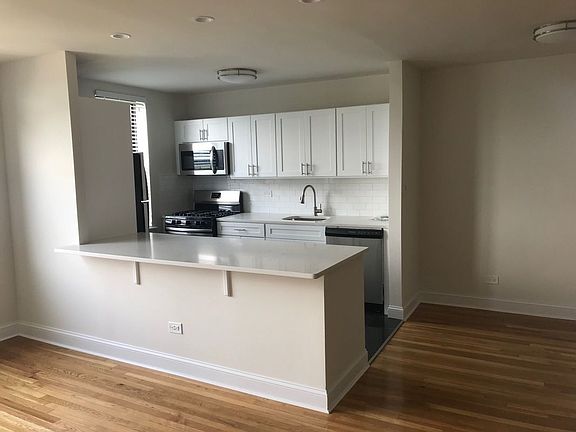 5th image of 14210 Hoover Ave APT 210