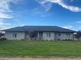 101 Hereford St, Garden City, KS 67846