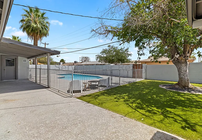 923 E Wesleyan Dr — Photo 25