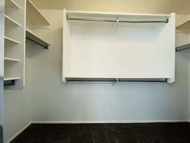 8202 S 47th Ave — Photo 17
