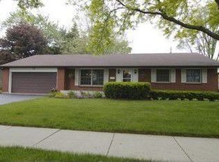 2808 N Mitchell Ave, Arlington Heights, IL 60004